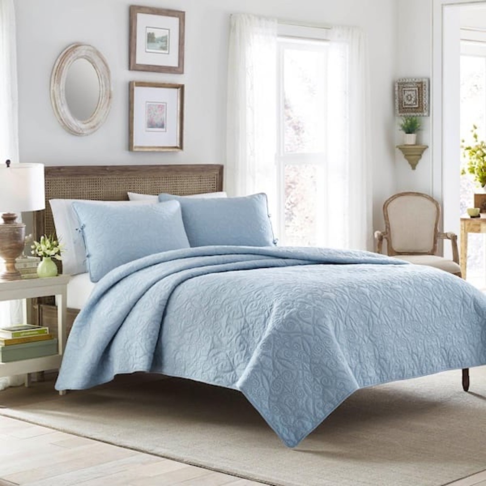 Laura Ashley Felicity Quilt and Pillow Sham Set 3 pc. Full/Queen Blue